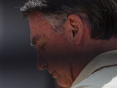 Bolsonaro está apto para realizar cirurgia, diz boletim médico