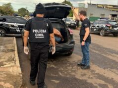 Polícia prende dupla e apreende adolescente envolvidos em homicídio “por engano”; vítima foi torturada e decapitada