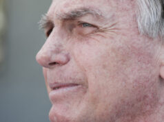 Cirurgia de Bolsonaro é concluída “com sucesso”, diz Michelle