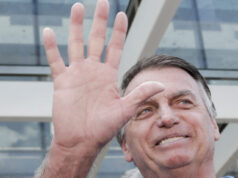 Médicos dizem que cirurgia de Bolsonaro “foi um sucesso”