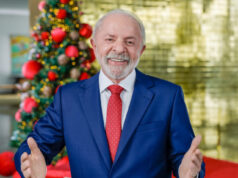 Lula usa tom eleitoral na TV, comemora IR zero e prega fim da 6 X 1