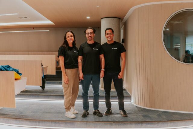 Mariana-Pastorelli-Edmee-Moreira-e-Danrley-Morais-fundadores-do-Runflow.ai_.-Creditos-divulgacao.-3.jpeg