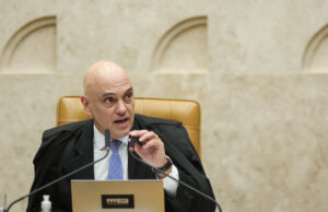 Moraes pede informações à defesa antes de decidir sobre cirurgia de Bolsonaro