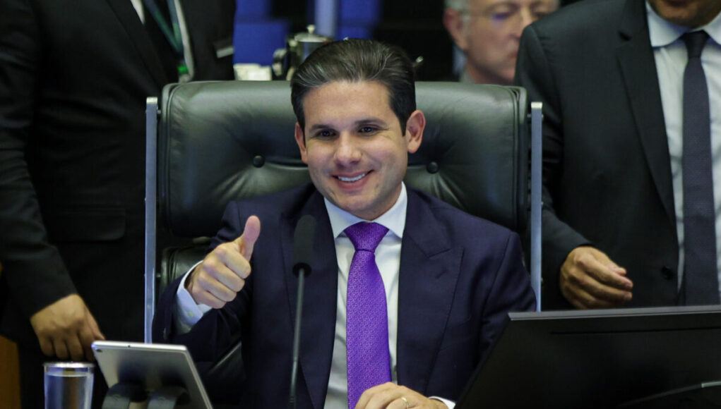 Presidente-da-Camara-dos-Deputados-Hugo-Motta-Republicanos-PB-durante-sessao-no-plenario-Metropoles.jpeg