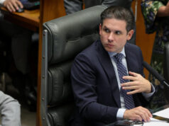 Motta sai em defesa de servidora alvo da PF por suspeita de desvios