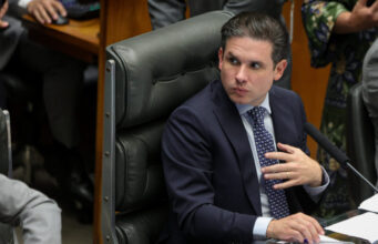 Motta sai em defesa de servidora alvo da PF por suspeita de desvios