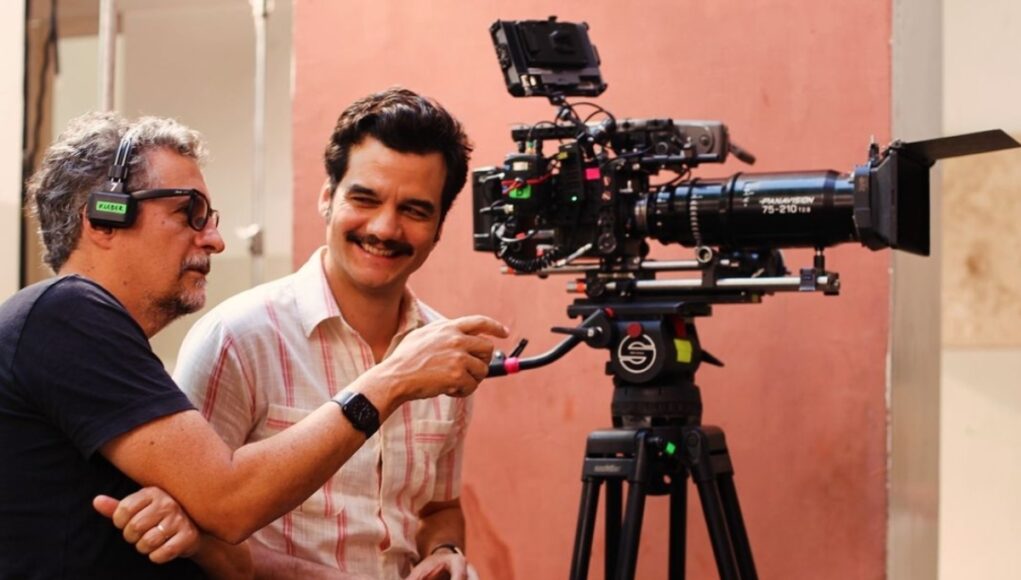 Wagner-Moura-e-Kleber-Mendonca-Junior-nos-bastidores-de-O-Agente-Secreto.jpg