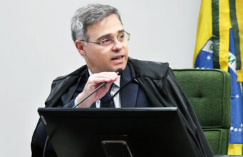 Ministro autoriza PF a investigar repasses a filme sobre Bolsonaro