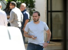 Carlos diz que reveza com Michelle em monitoramento da apneia de Bolsonaro