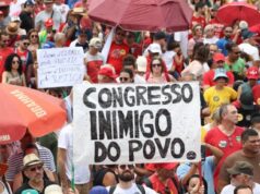 Manifestantes começam a chegar para ato contra a anistia no DF