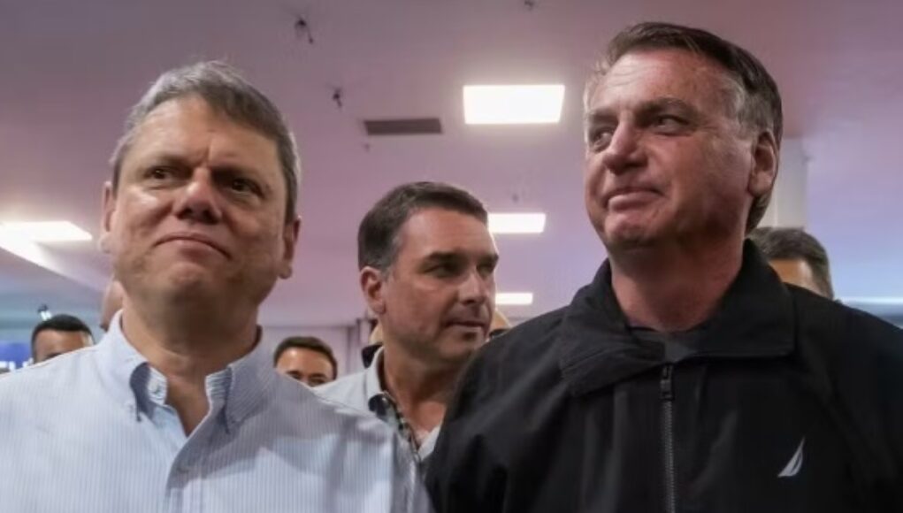 bolsonaro-tarcisio-e-flavio.jpg
