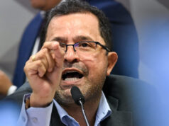 deputado e ex-diretor do INSS discutem na CPMI