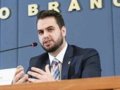 Moraes decreta prisão domiciliar de Filipe Martins, diz defesa