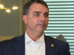 Preço para não me candidatar é Bolsonaro “livre, nas urnas”, diz Flávio