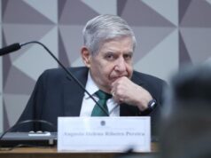 Moraes concede prisão domiciliar a Augusto Heleno com uso de tornozeleira eletrônica