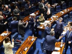 Senado aprova reduzir penas de Bolsonaro e condenados do 8 de Janeiro