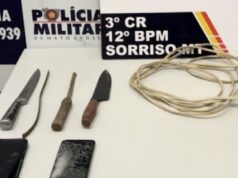 Homem é preso após destruir casa, ameaçar matar família e atacar a PM com facas