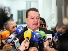 Max diz que Taques assume PSB organizado e sem dívidas, diferente de quando ele entrou: saio pela porta da frente