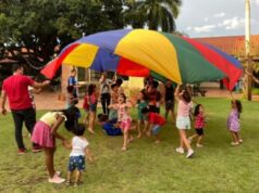 Programação de férias tem brincadeiras e gincanas para pais e crianças no Sesc Porto em Cuiabá