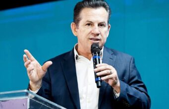 Sob fogo cerrado, Mauro Mendes encontra ministros do STF