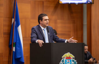 Deputado Thiago Silva apresenta projeto para garantir gratificação a profissionais que atuam na educação inclusiva