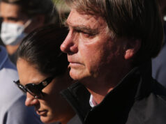 Bolsonaro pede a Moraes que autorize assistência religiosa na prisão