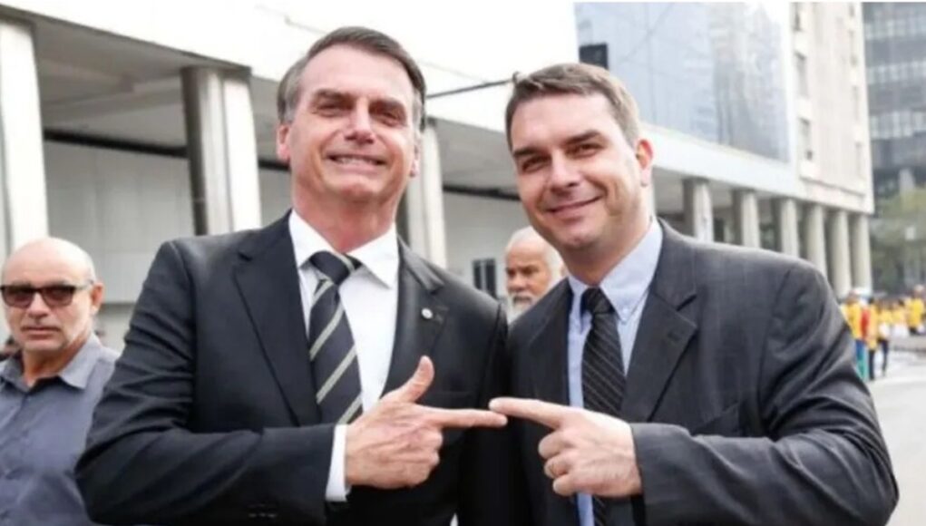 Jair-e-Flavio-Bolsonaro.jpeg