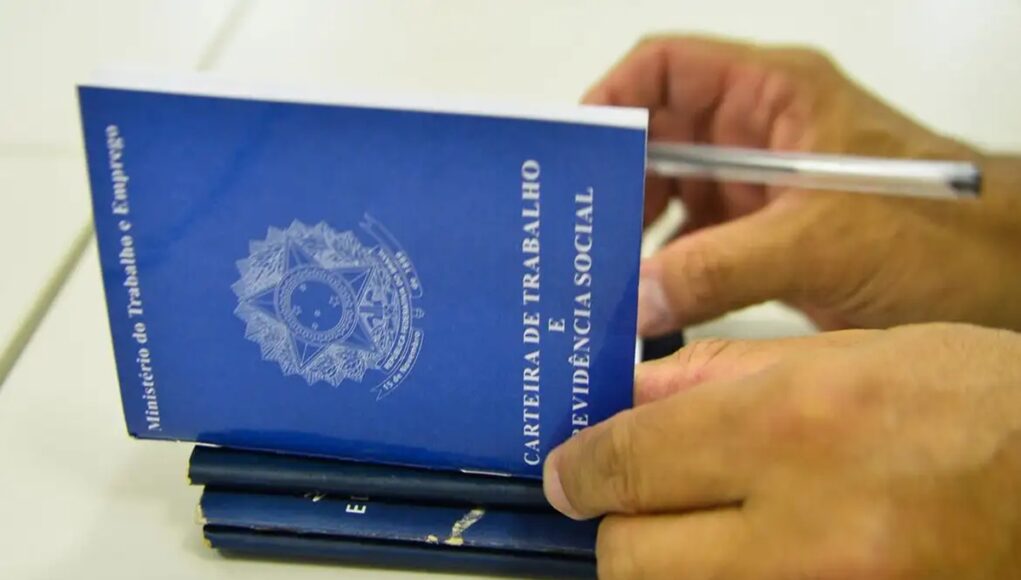 carteira_de_trabalho_e_previdencia_social_ctps.jpg