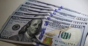 Dólar hoje fecha em queda e vai a R$ 5,21, após salto da véspera e seguindo exterior