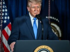 Trump faz 1 ano de volta à Casa Branca com diplomacia do confronto