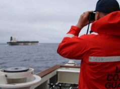 EUA tomam petroleiro que seria escoltado por submarino russo