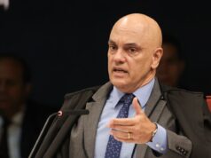 Moraes envia a Gilmar pedido de prisão domiciliar de Bolsonaro