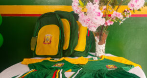 Prefeitura cumpre prazo e inicia entrega de uniformes novos – Prefeitura cumpre prazo e inicia entrega de uniformes novos