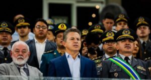 Mauro sanciona leis que autorizam promoção de subtenentes por ato de bravura