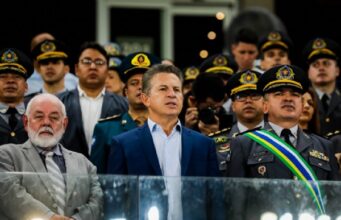 Mauro sanciona leis que autorizam promoção de subtenentes por ato de bravura