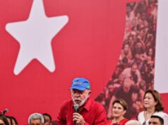 Lula cobra PT em festa, diz que política apodreceu e que partido não pode ir para a vala comum