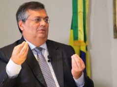 Ministro proíbe novas leis com remuneração que exceda o teto