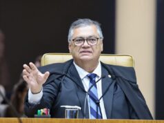 Dino manda Poderes suspenderem penduricalhos não previstos em lei – CartaCapital
