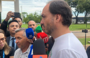 Bolsonaro prepara lista inicial de pré-candidatos para 2026, diz Carlos