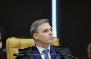 Mendonça manda investigar vazamento de dados do celular de Vorcaro