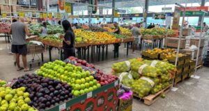 Inflação acelera para 4,44% em janeiro, dentro da meta