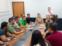 Prefeita garante permanência dos profissionais até nova tratativa junto ao Ministério da Saúde – Prefeita garante permanência dos profissionais até nova tratativa junto ao Ministério da Saúde