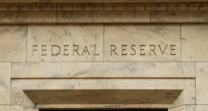 como o choque do petróleo pode impactar a decisão do Fed?