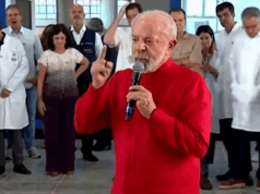 Vamos comprar refinaria vendida pela Petrobras, diz Lula