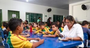 Merenda escolar compartilhada une professores e alunos em Várzea Grande – Merenda escolar compartilhada une professores e alunos em Várzea Grande