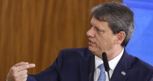 Tarcísio vai a Brasília e intensifica articulação no STF por domiciliar a Bolsonaro – CartaCapital