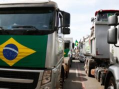 Caminhoneiros articulam greve nacional em reação a alta do diesel
