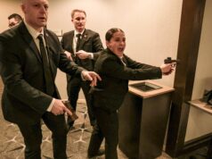 Trump é retirado às pressas após tiros serem ouvidos em jantar na Casa Branca