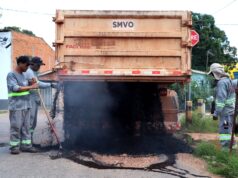 Prefeitura intensifica recuperação viária com tapa-buracos e patrolamento em Várzea Grande – Prefeitura intensifica recuperação viária com tapa-buracos e patrolamento em Várzea Grande