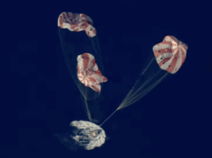 Orion pousa no Oceano Pacífico após 10 dias no espaço